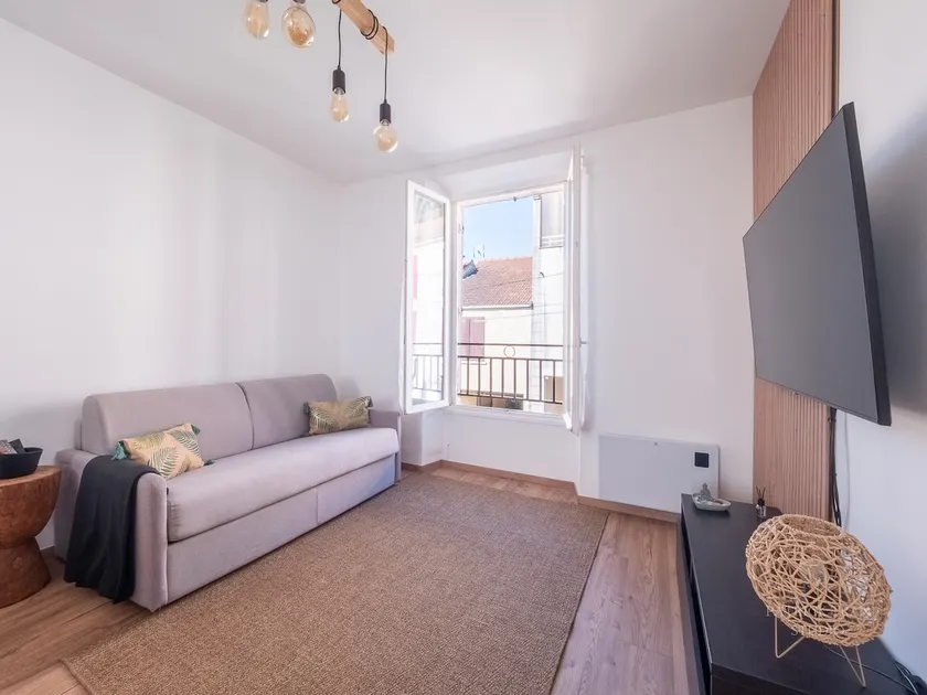 8-person apartment near Disney & Paris - Image 1