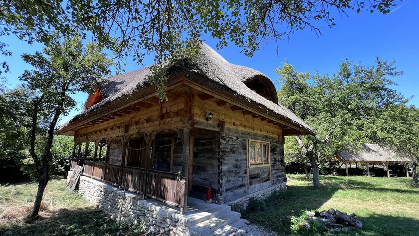 Fairy Tale House with Reed Roof - Image 1