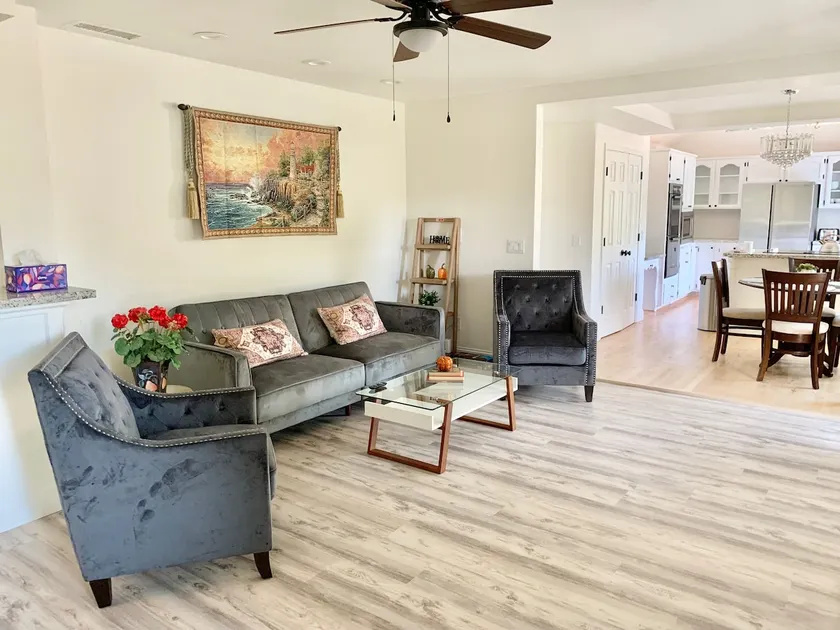 Newly renovated spacious home near Folsom Lake - Image 1