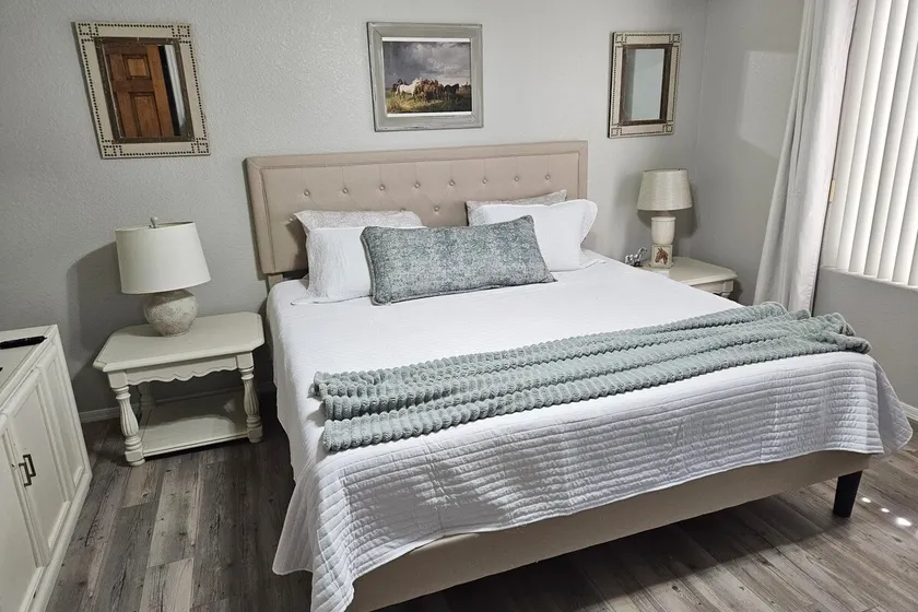 Desert Valley Stay - Image 1