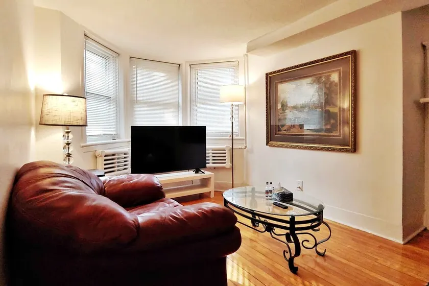 2Br 1Bth Full Kitchen Free Parking Ottawa Downtown - Image 1