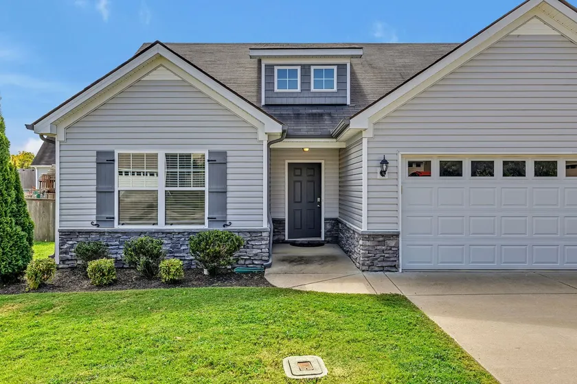 Charming Spacious 3BR Spring Hill Home! - Image 1