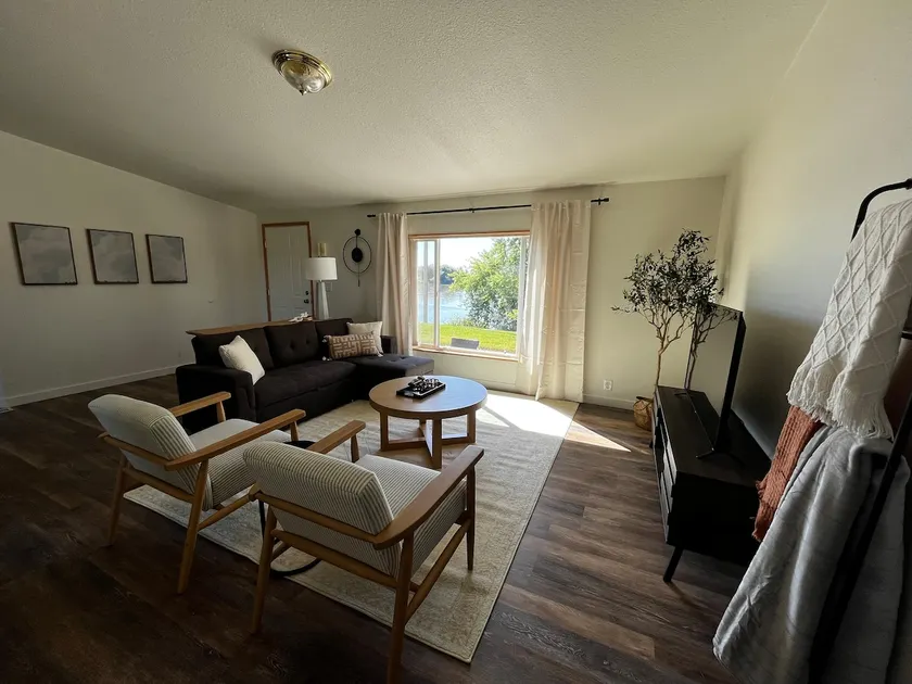 Quiet Country Home - Image 1