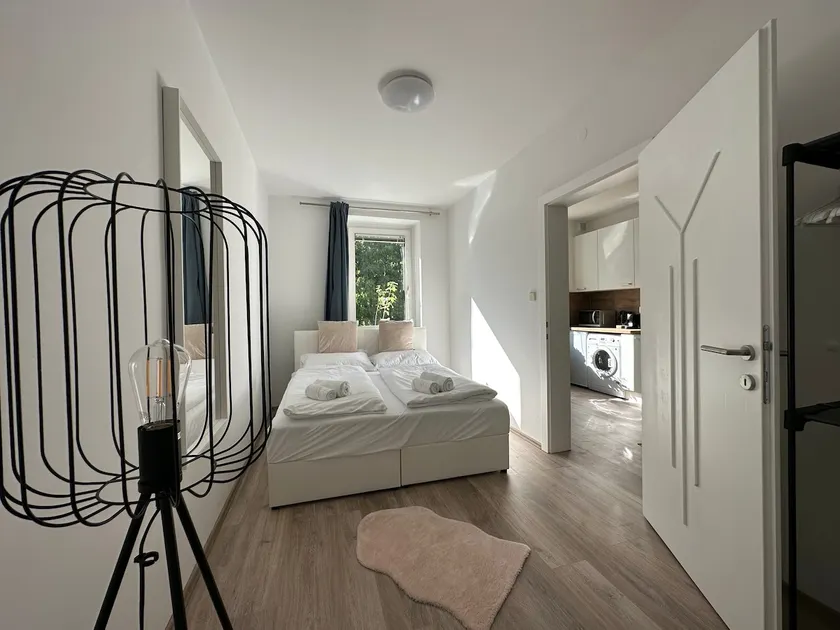FeelHome-GolfClub-Balcony-4 Guests-WiFi-SmartTV - Image 1