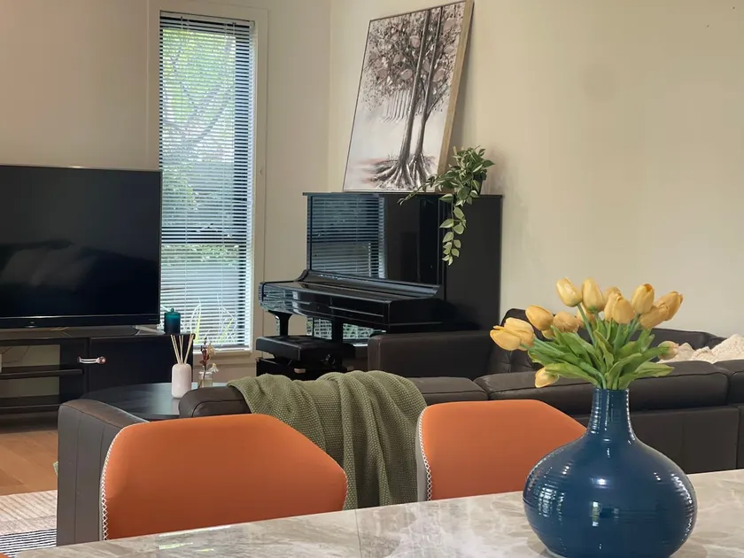 MEL_Cheltenham 3br house with free wifi - Image 1