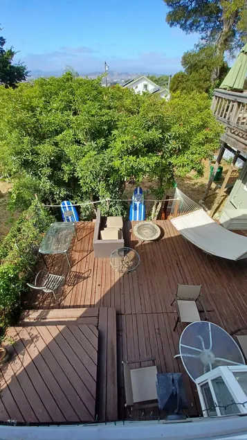 Wake up to SF & Bay views in cozy two-story duplex - Image 1
