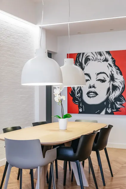 Marilyn by halu!, Luxe & Stylish 3BD retreat - Image 1