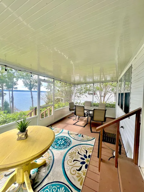 Lakeview Living - Image 1