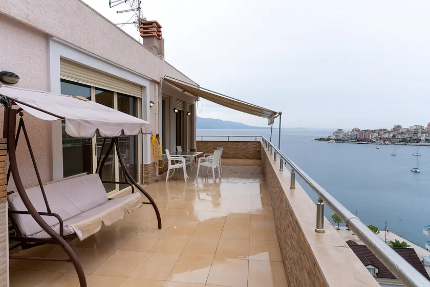 Luxurious 3BR penthouse w/BeachView Wi-fi AC - Image 1