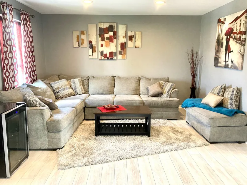 Four Bedroom Townhouse - Image 1