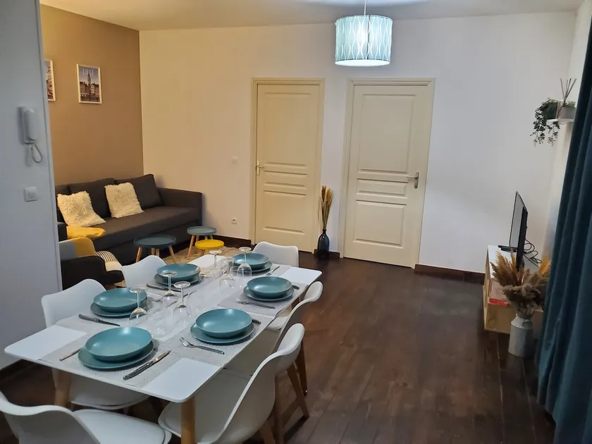 One-story apartment for 6 people - comfort in the city - Image 1