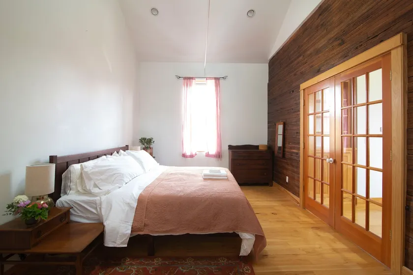 Wild Mulberry Apartment - Image 1