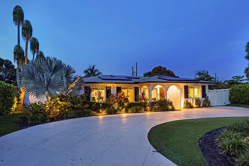 The Vacation Getaway with a Heated Salt Water Pool - Image 1