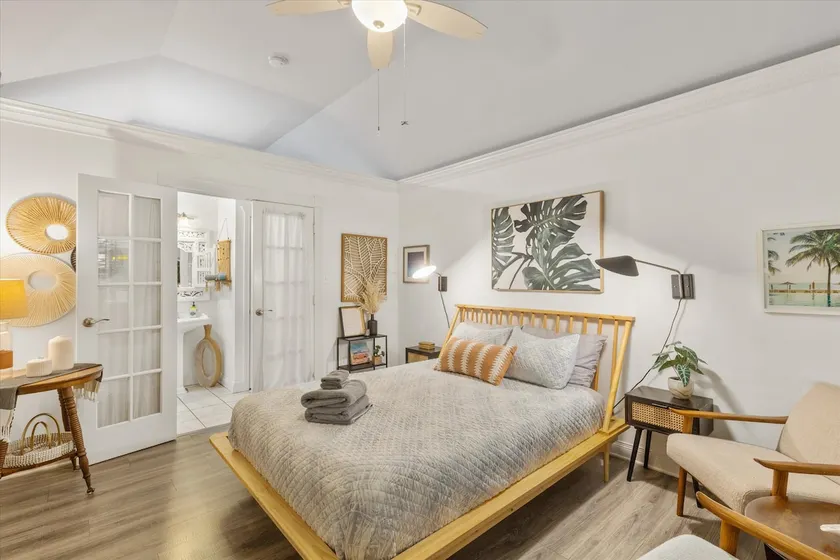 Blue Heron Cottage Downtown - Pet Friendly - Image 1