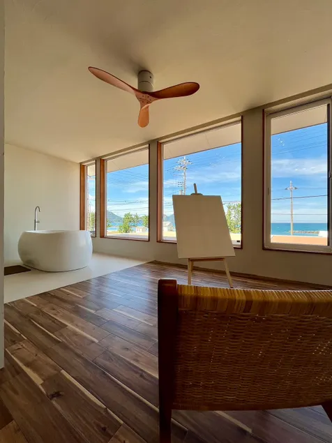 A whole villa in front of Hamanasu Park Beach that can accommodate up to 8 people with a sauna and dog run! - Image 1