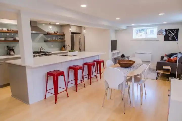 Modern Apt | Close to Everything - Image 1