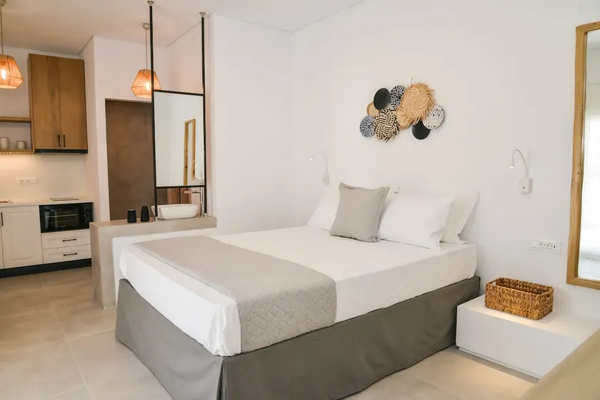 Theros apartment I in Milos - Image 1