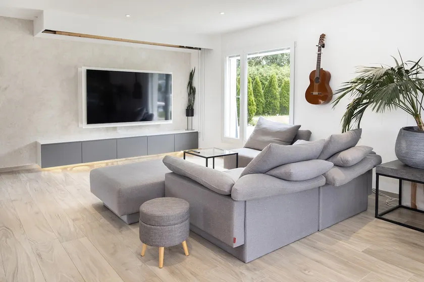 Entire modern house with outdoor swimming pool! - Image 1