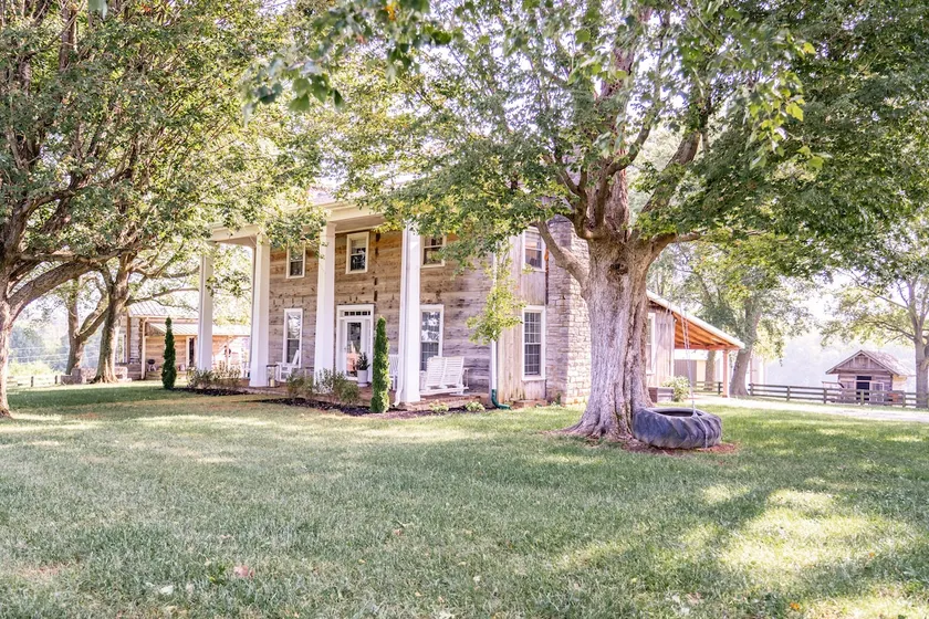 Muletown Manor | TN Charm | Pond | Horse | Sleep10 - Image 1