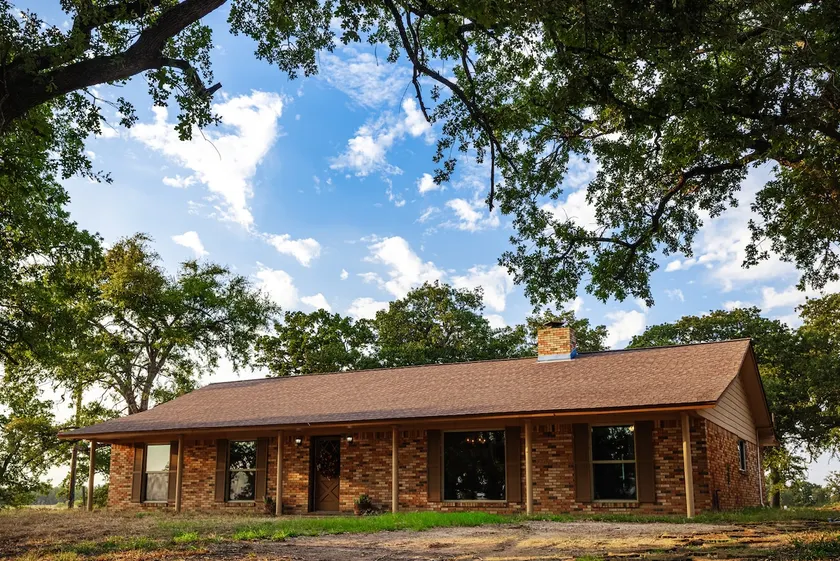 Hackamore Lodge - Image 1