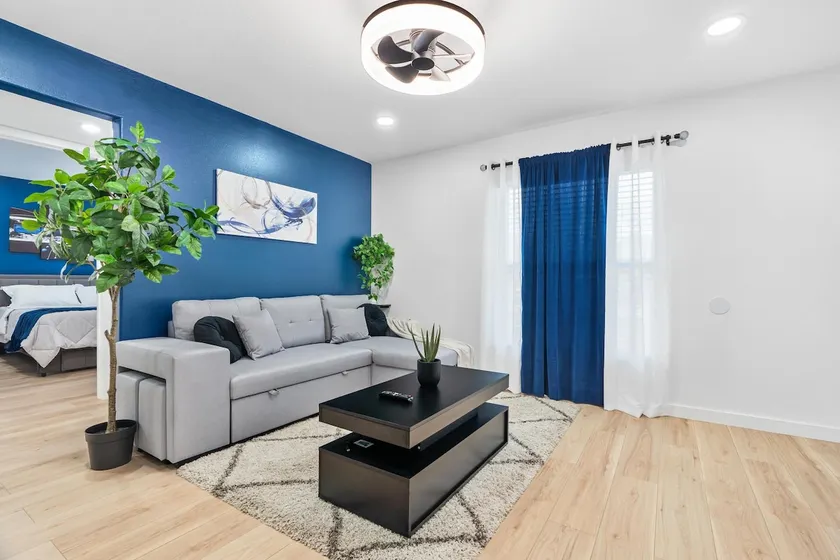 Tampa Bay Gem: 2BR Modern Apartment Hideaway - Image 1