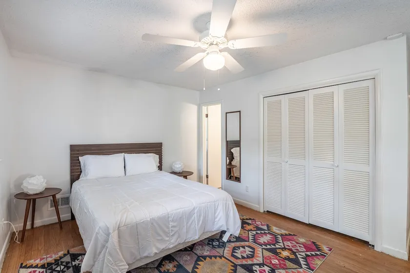 Screened Porch & Pet Yard Near Ft. Jackson - Image 1