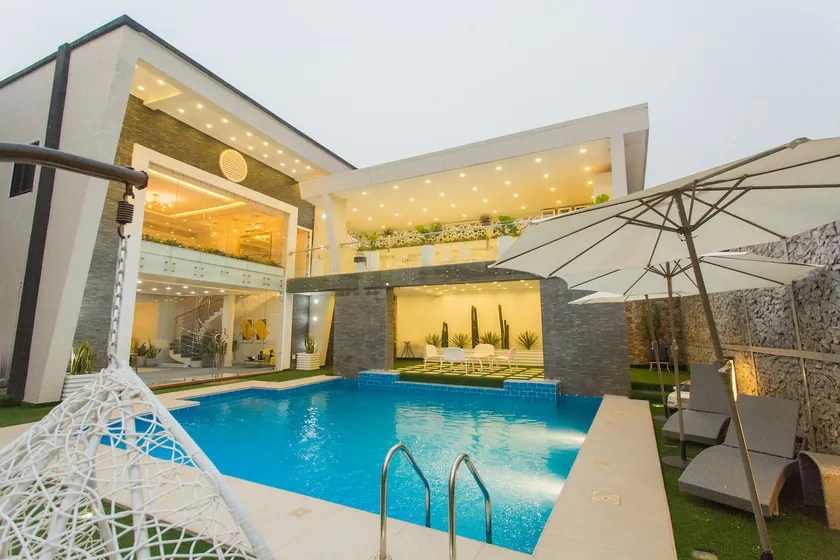 Large Premium 3 Bedroom Serv. Apartment @ Kumasi - Image 1