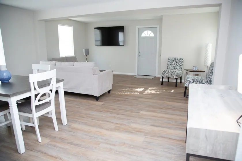 Remodeled 3Bd Close to UI Campus - Image 1