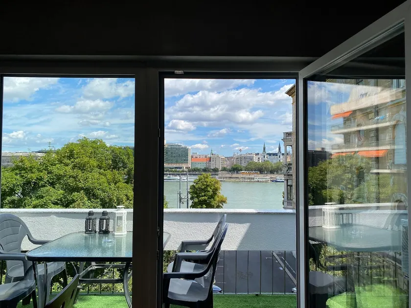 Danube view Apartment with terrace - Image 1