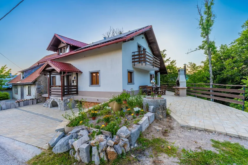 Mountain Escape house with indoor pool - Image 1