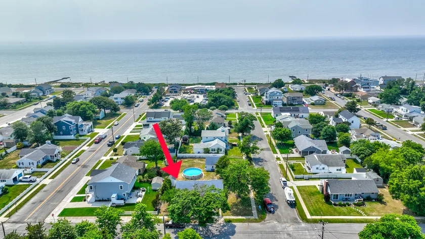 Bayfront Bliss & Pool - Sleeps 8. Dog Friendly! - Image 1