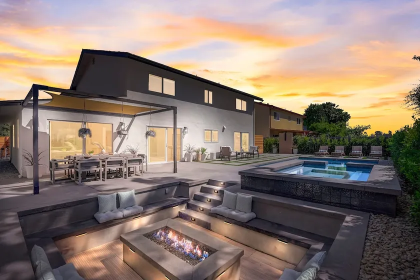Luxury Home! Heated Pool+Spa+Firepit - Image 1