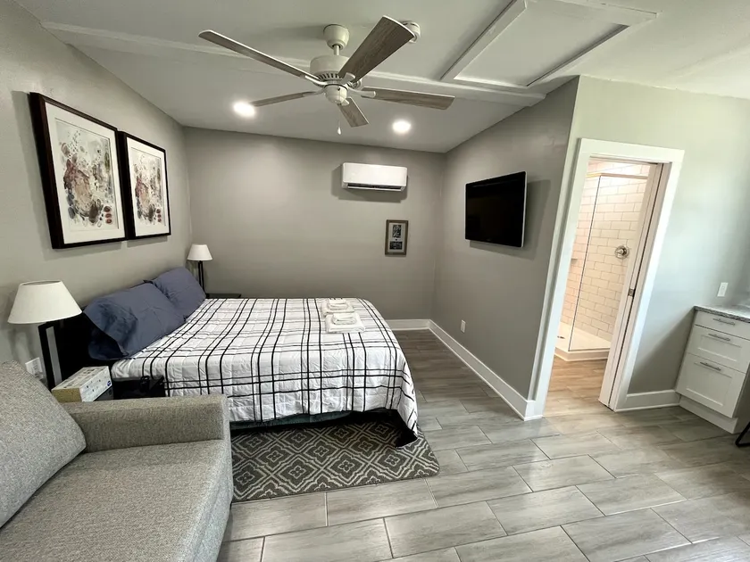 Pine Grove Studio B - Image 1