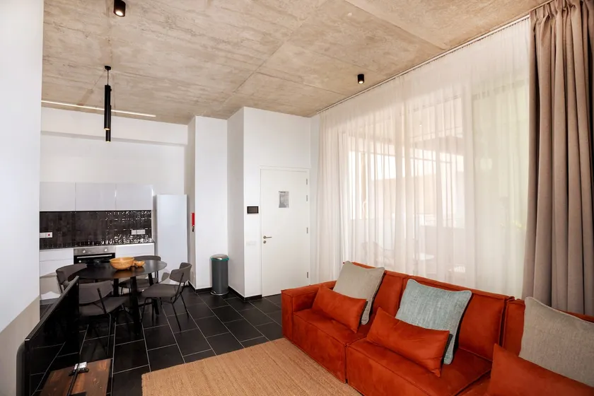 Bridge House 202-2BR Modern Apartment - Image 1