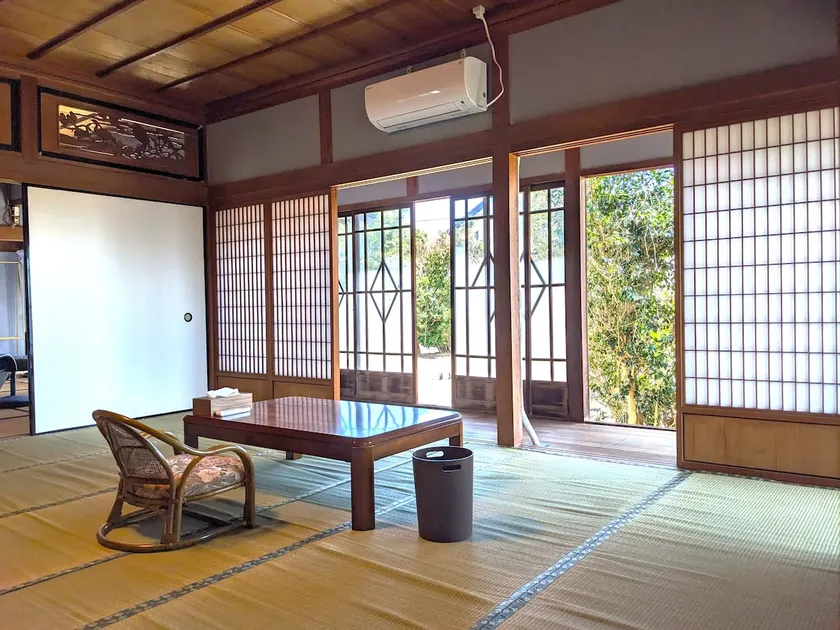 Entire 6BR House｜10 Guests｜Free Parking｜FamilyStay - Image 1