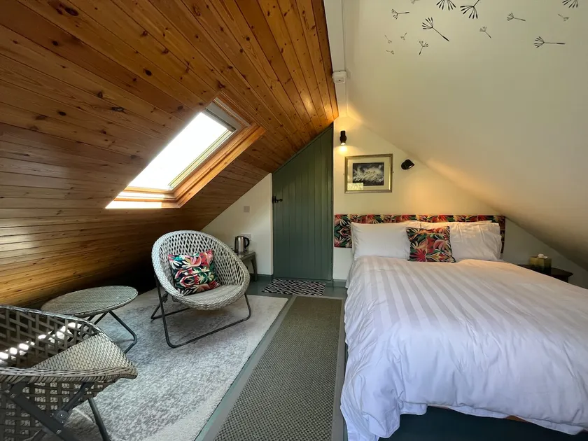 Cosy loft room in South Devon - Image 1