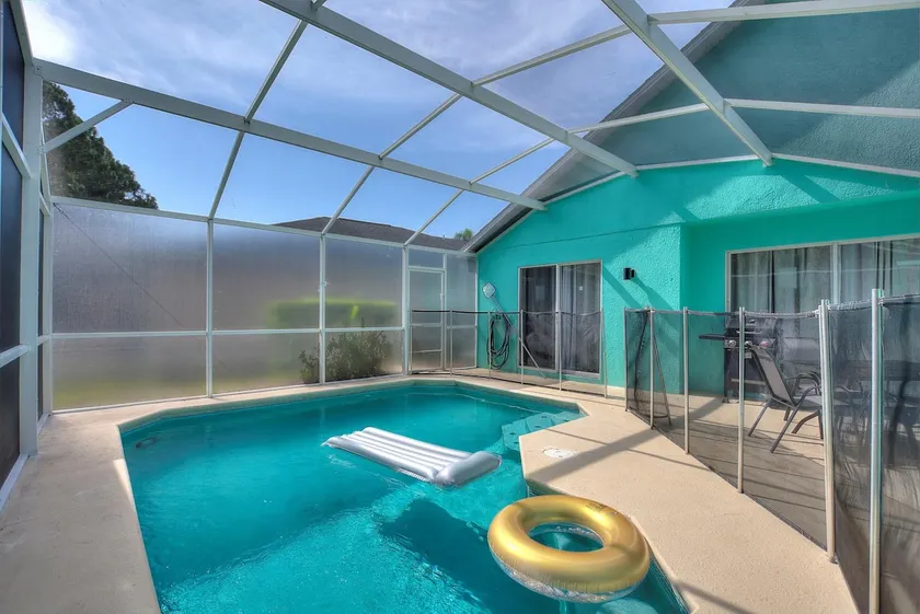 Disney themed house with private heated pool - Image 1