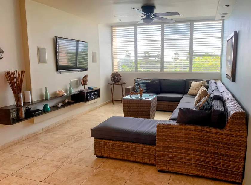 Combate Spacious Rooftop Condo, Pools, Games, Sun. - Image 1