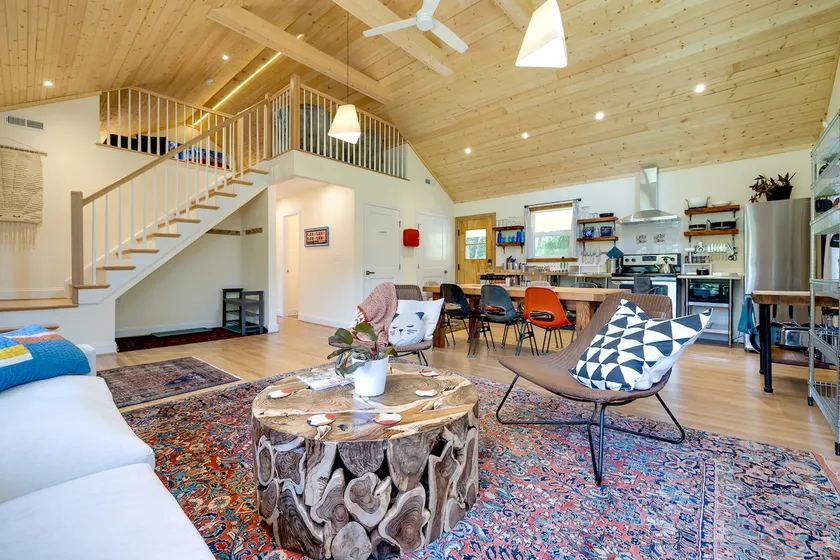 Cozy European Cottage at Lake near SNP entrance - Image 1