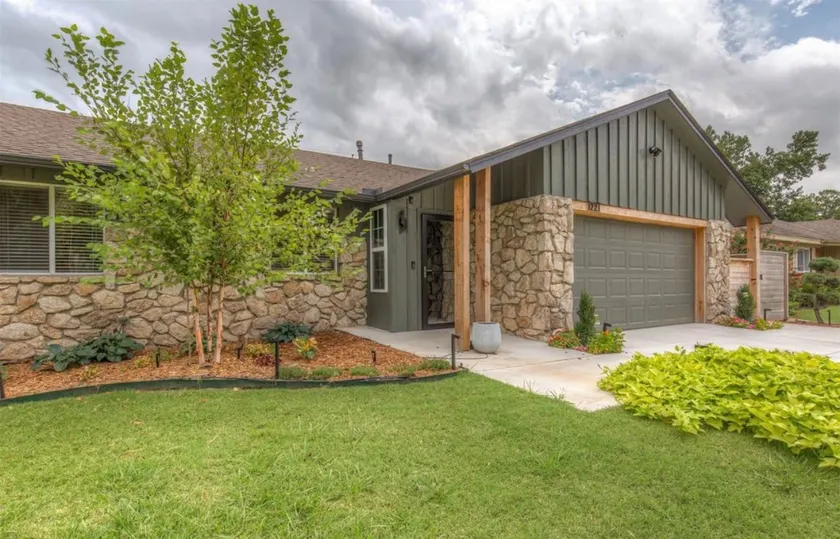Cozy Stone Cottage - Image 1