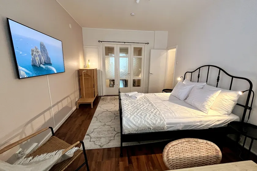 *Unique 2-room apartment in the city center* - Image 1