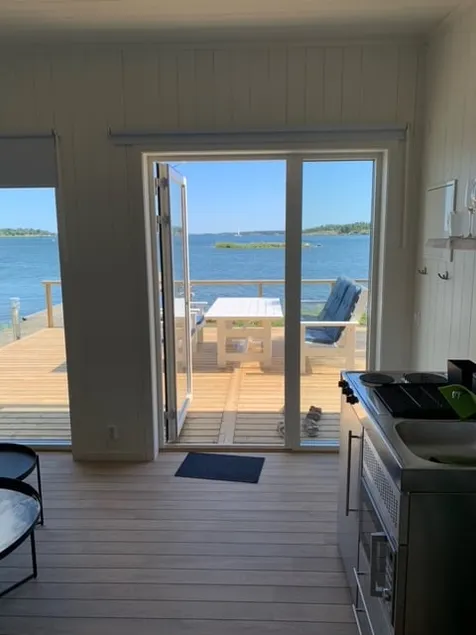 Exclusive bridge house - Image 1