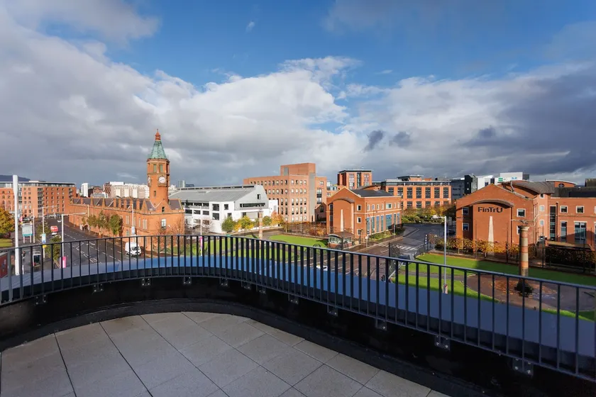 3BR - 10 Mins walk to Central Belfast with Terrace - Image 1