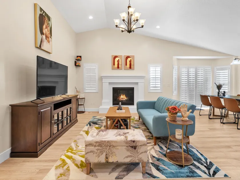 Stylish Spacious Home in Heart of SLC - Image 1