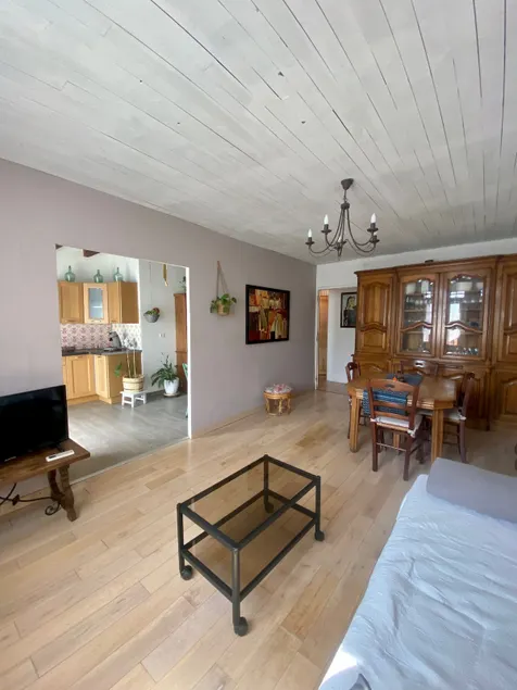 Bright village house with large garage. - Image 1