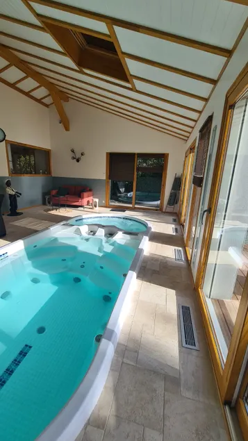 Duo Spa Suite and Private Jacuzzi - Image 1