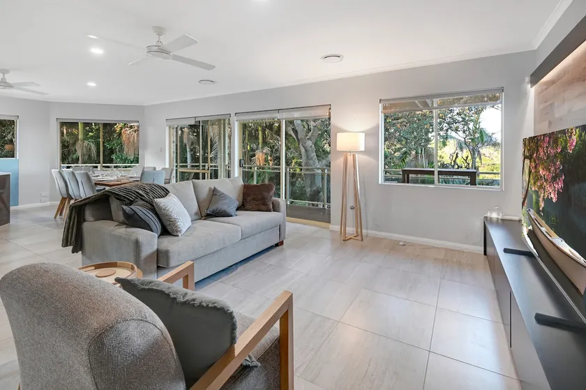 Lighthouse Beach Retreat - Image 1