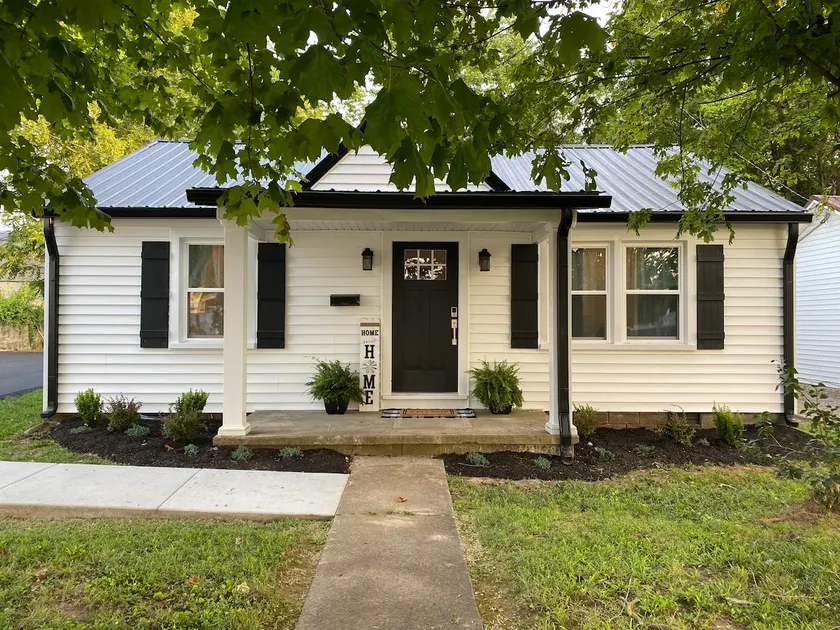 Hometown Hideaway - Image 1