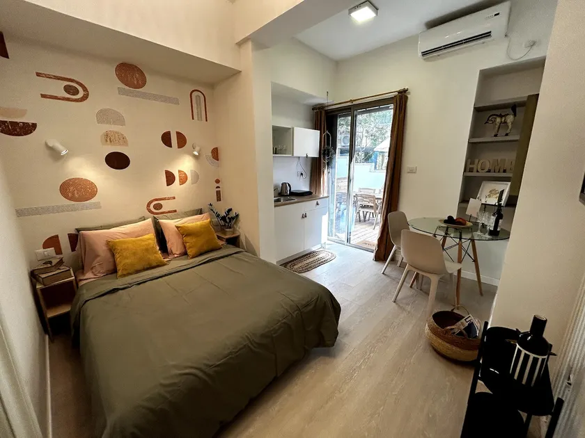 Stylish Studio on Mount Carmel - Image 1