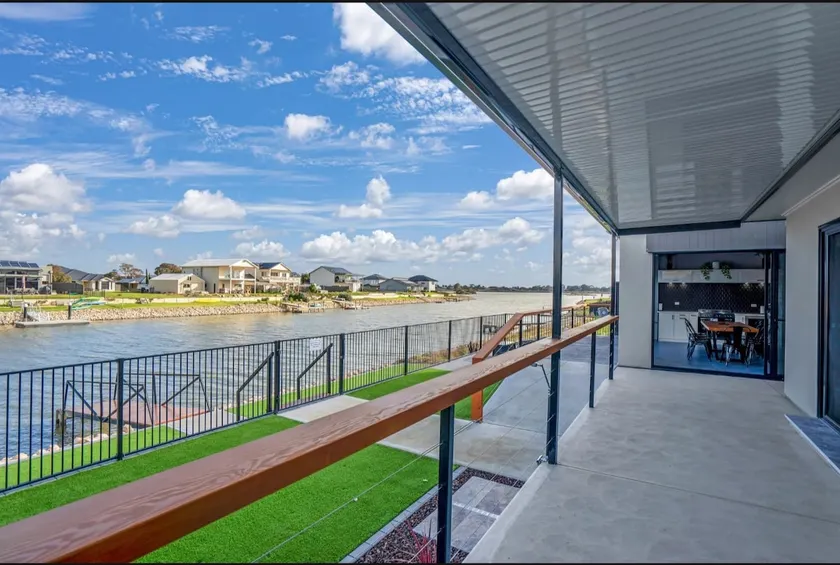TheRiverbend43 Wellington Marina - Image 1